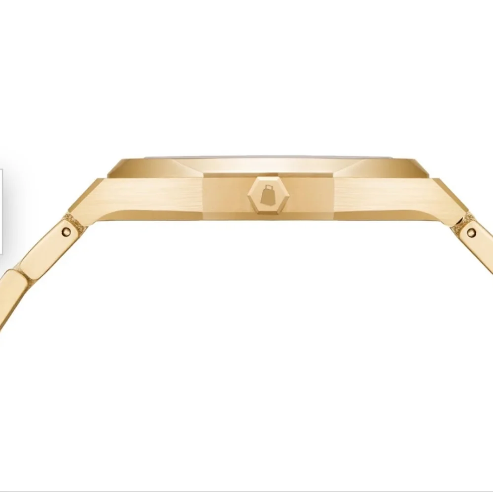 Gold watch - Picture 5 of 5